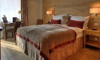 Le Petit Cervin-3