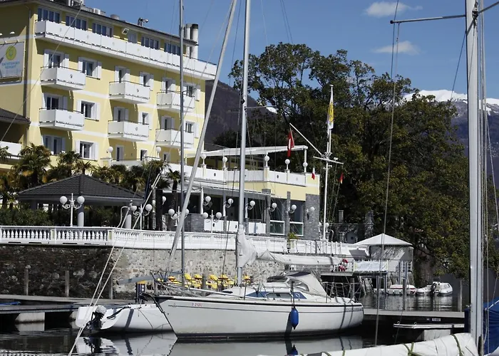 Holiday Hotel Yachtsport Resort Lago Maggiore